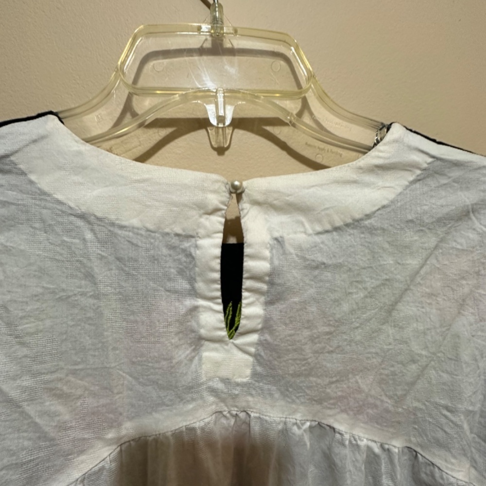 By outfitters embroidered women blouse Boho key hole Sz L - Picture 5 of 8